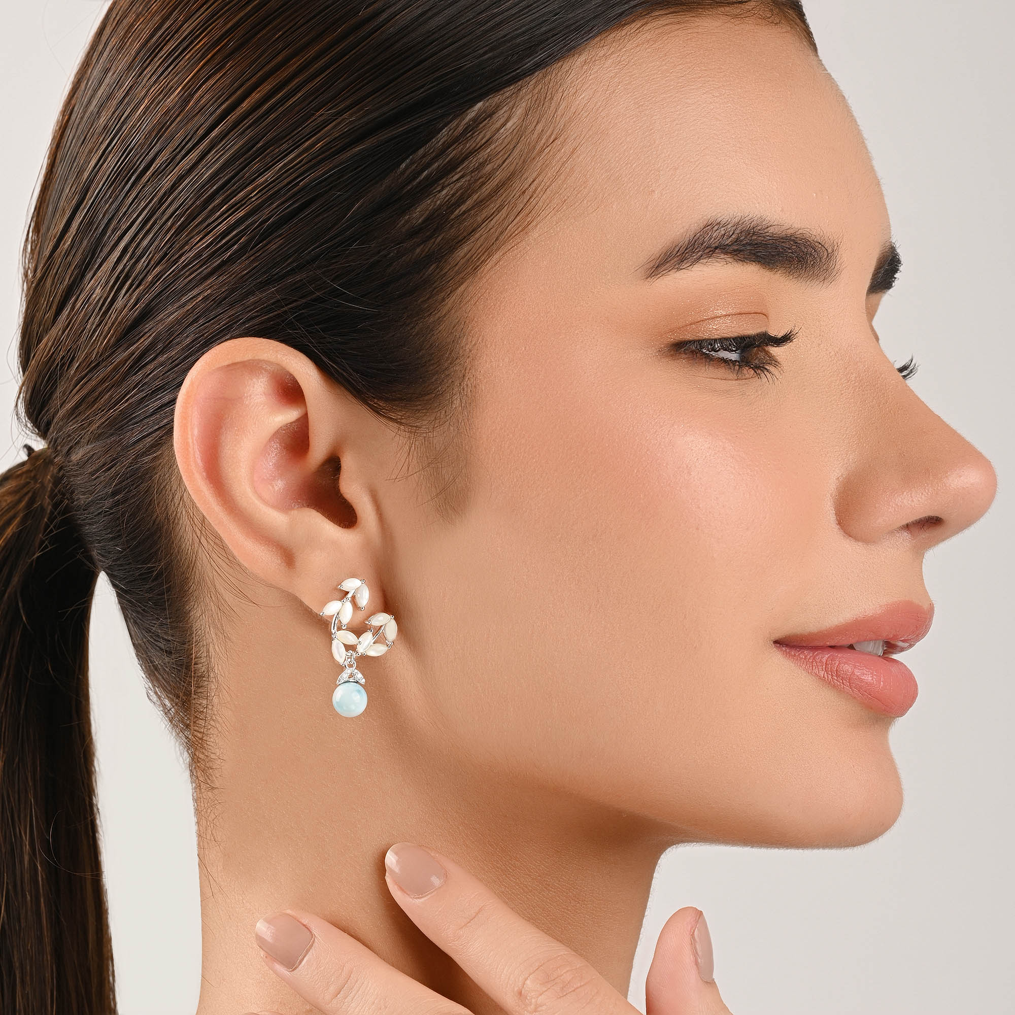 Pearl Beads Leaf Earring - Image 3