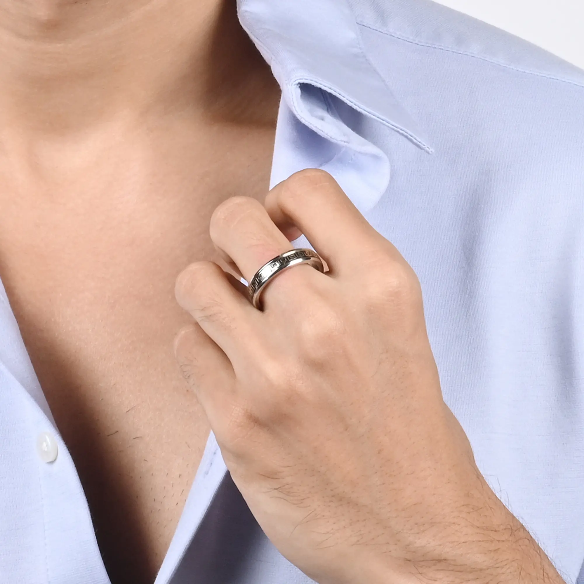 Classy Black Gents Ring - Image 4