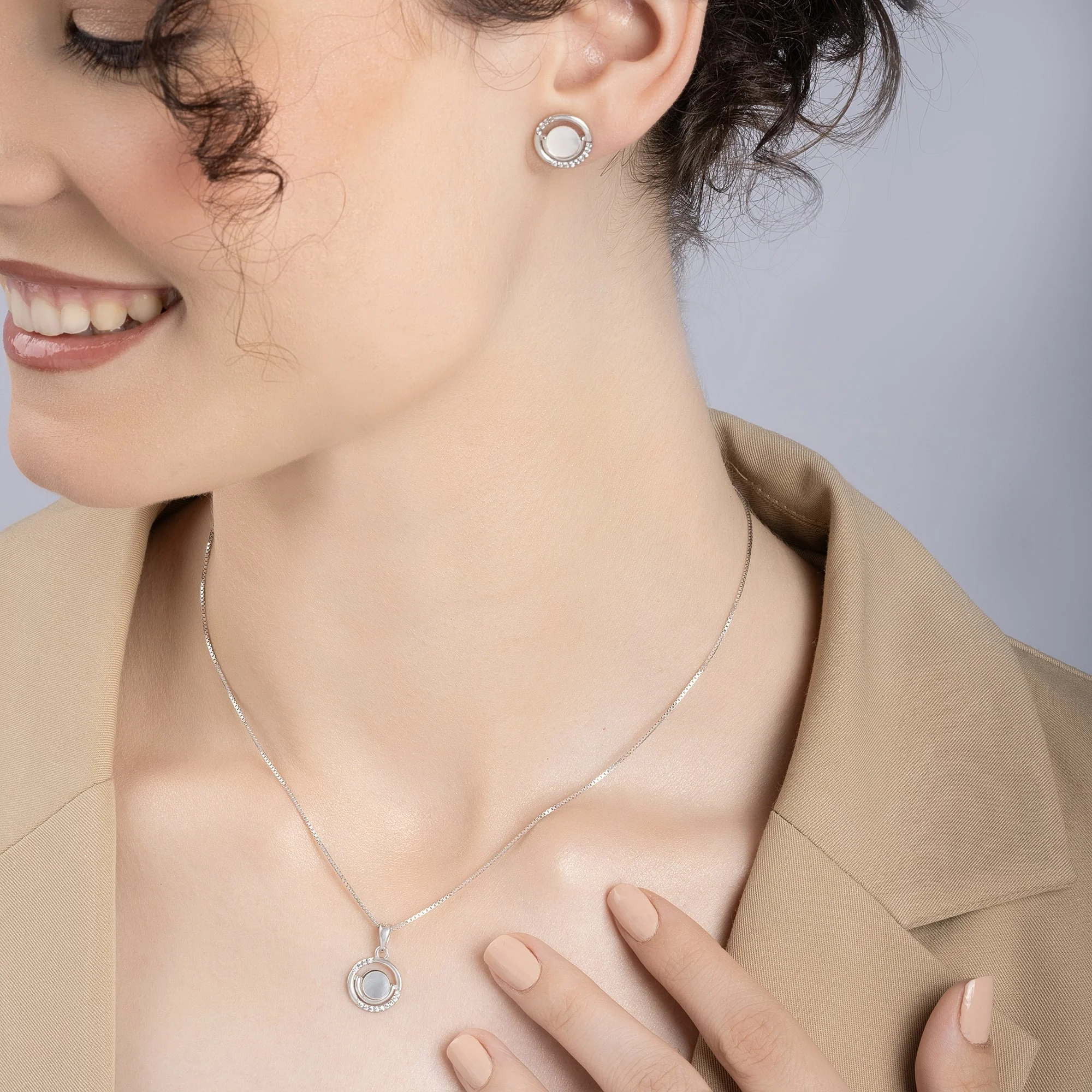 Radiant Circle Zirconia Pendant Set - Image 3