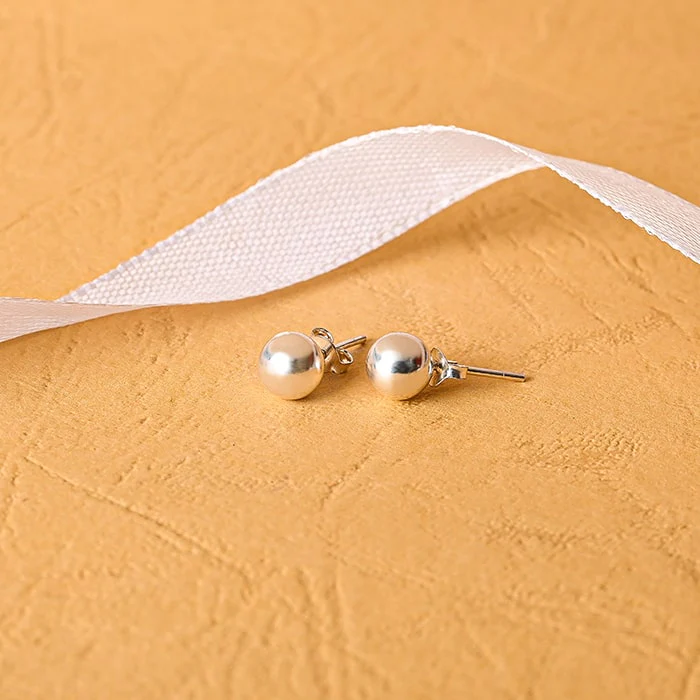 Radiant Classic Studs