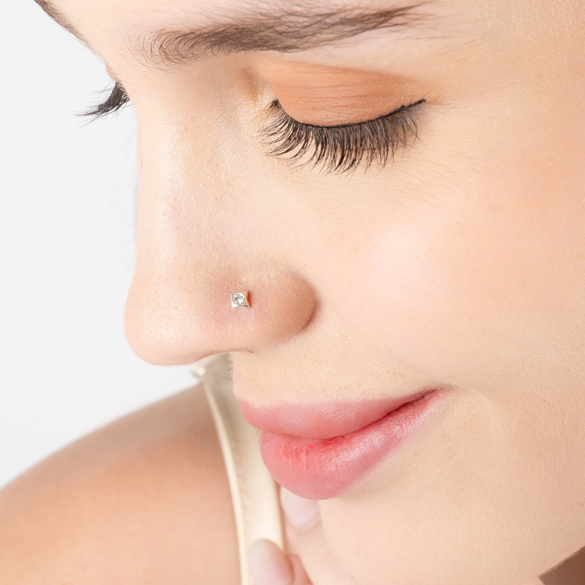 Square Dot Nose Pin - Image 4
